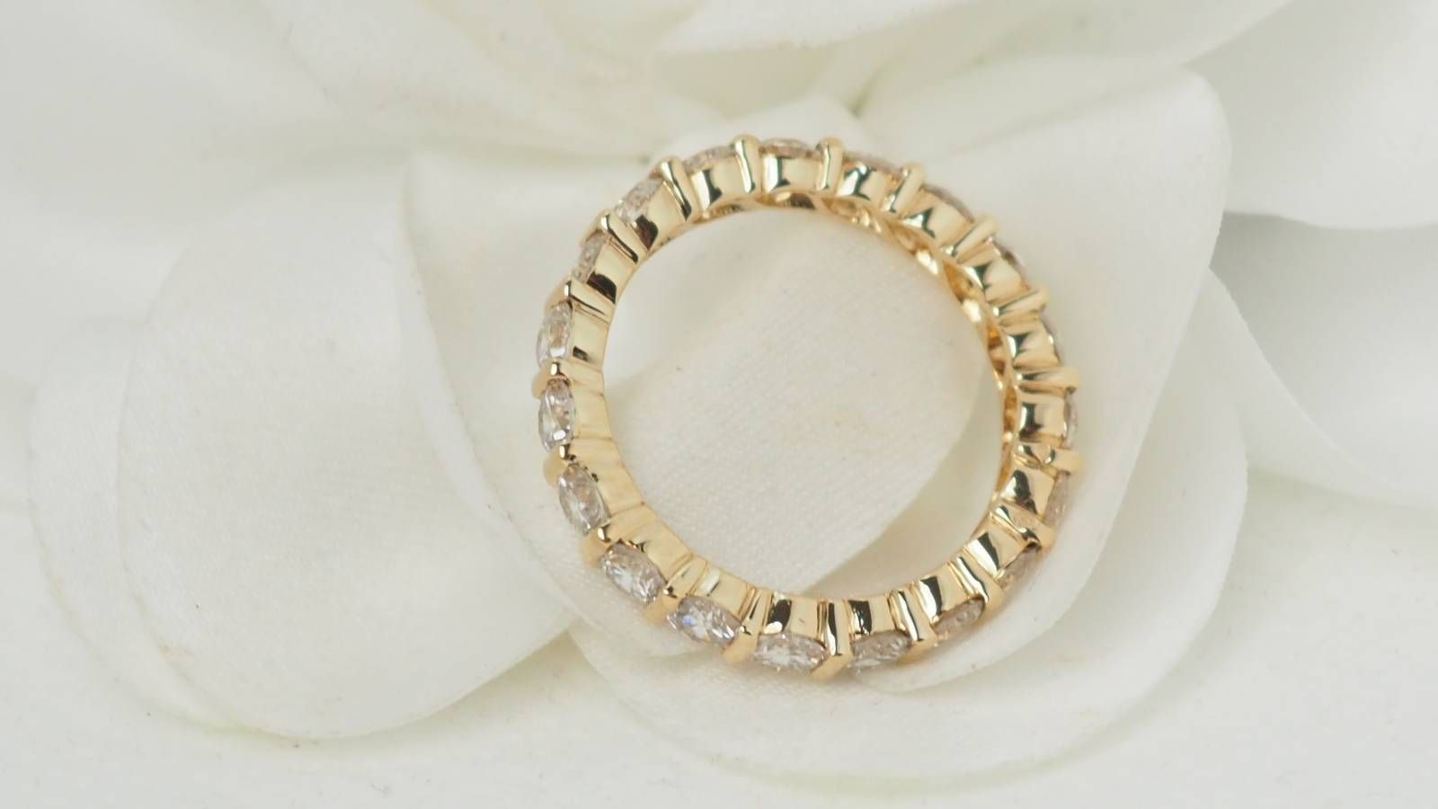 Alliance américaine en or jaune et diamants