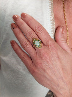 Bague ancienne opale, émeraudes et diamants en or jaune