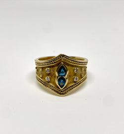 Bague byzantine en or jaune 18k saphirs et diamants