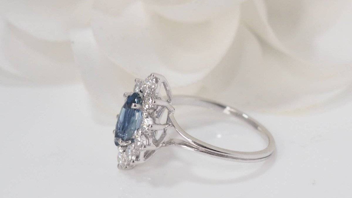 White gold, sapphire and diamond shuttle ring 