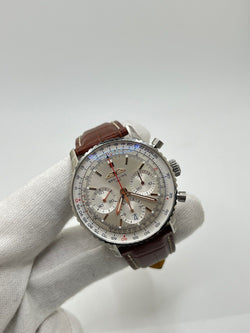 Montre BREITLING Navitimer 1 B01 Chronograph en acier et cuir de crocodile