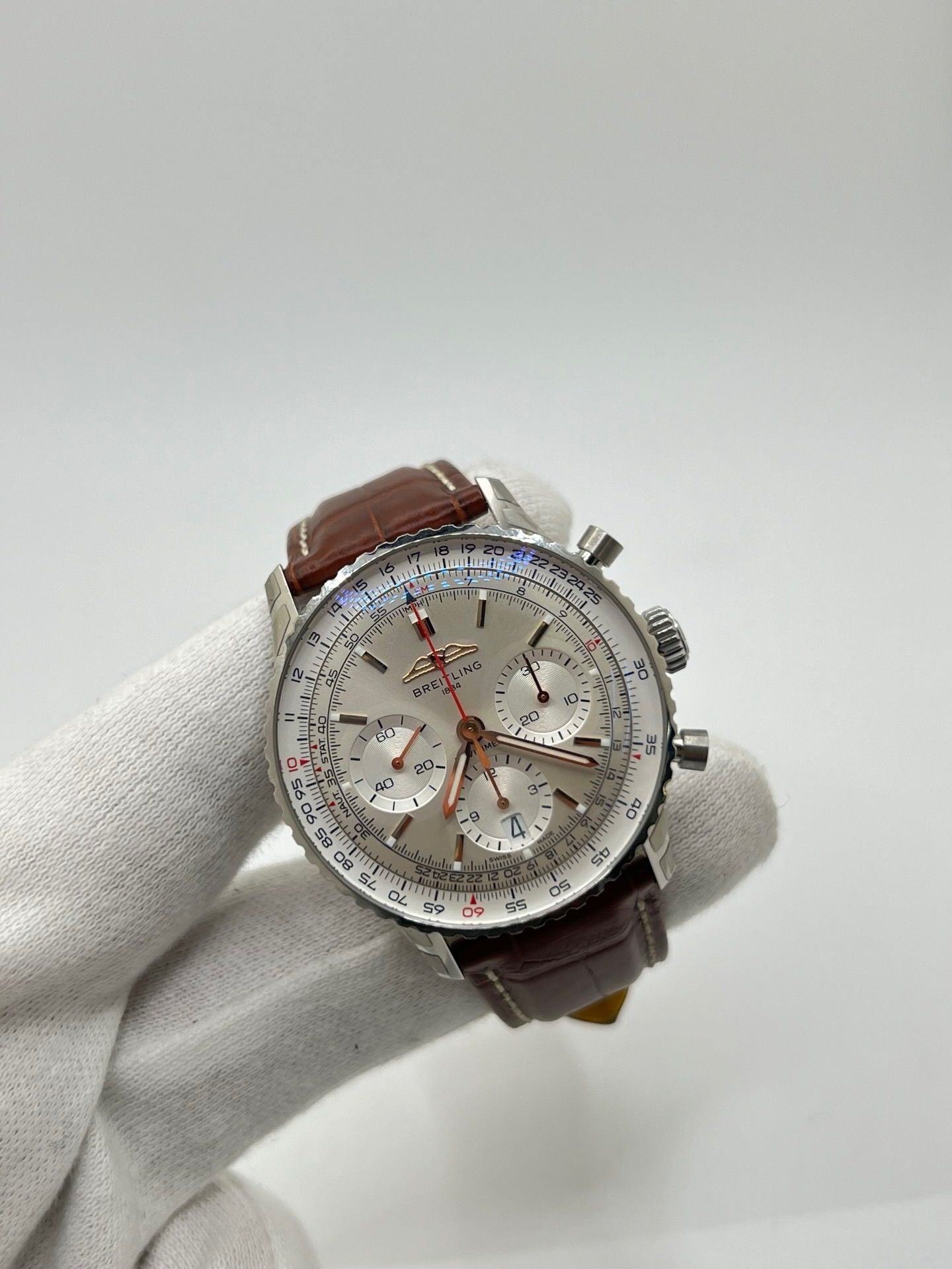 Montre BREITLING Navitimer 1 B01 Chronograph en acier et cuir de crocodile