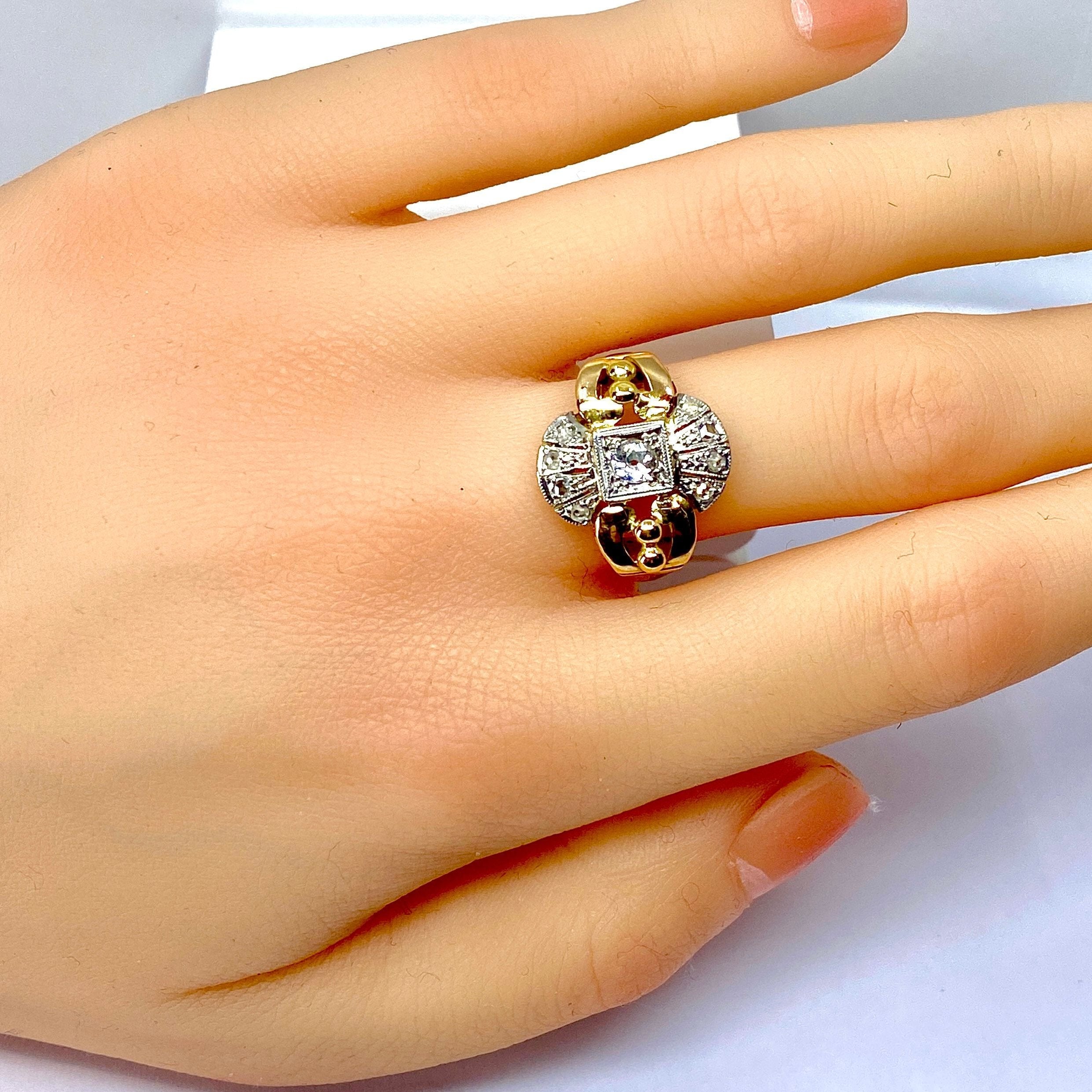 Tank ring in yellow gold and diamonds