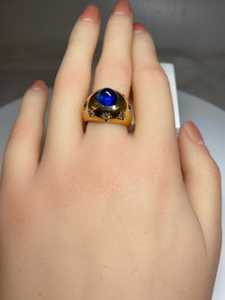 Dome ring in yellow gold and sapphire