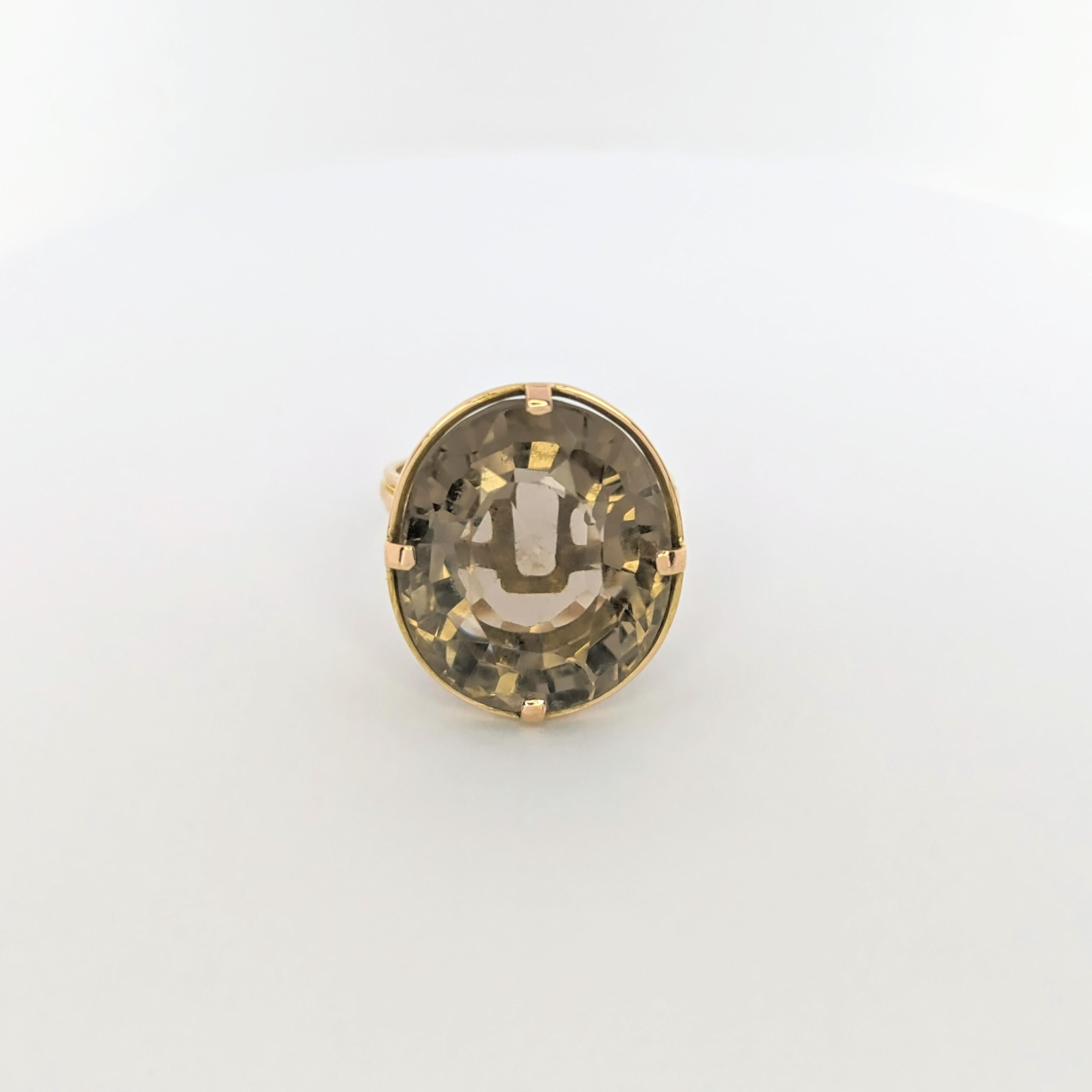 Bague en or jaune et quartz fumé