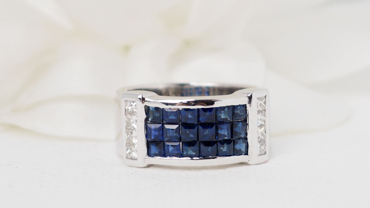 Bague bandeau en or blanc, saphirs et diamants