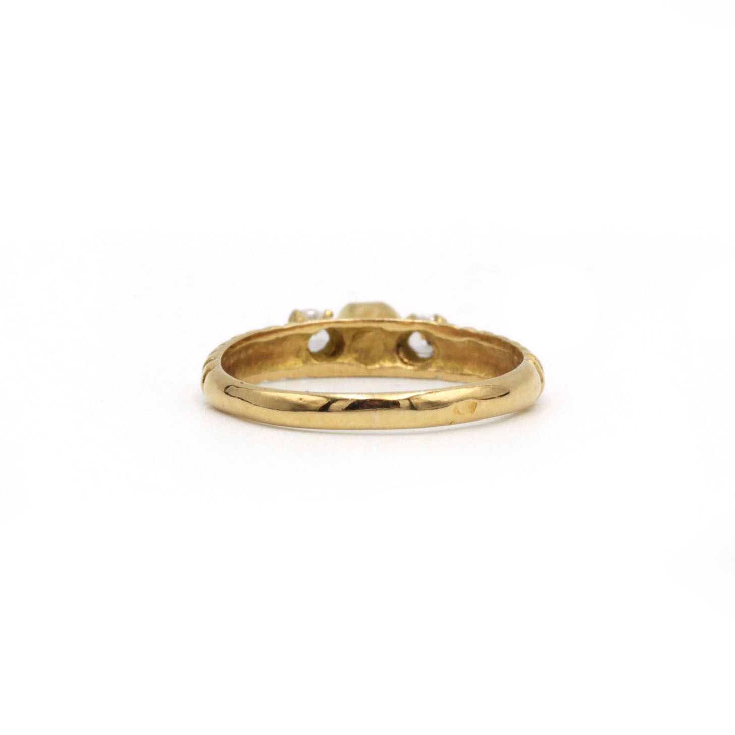 Bague - Or jaune, saphir et diamants