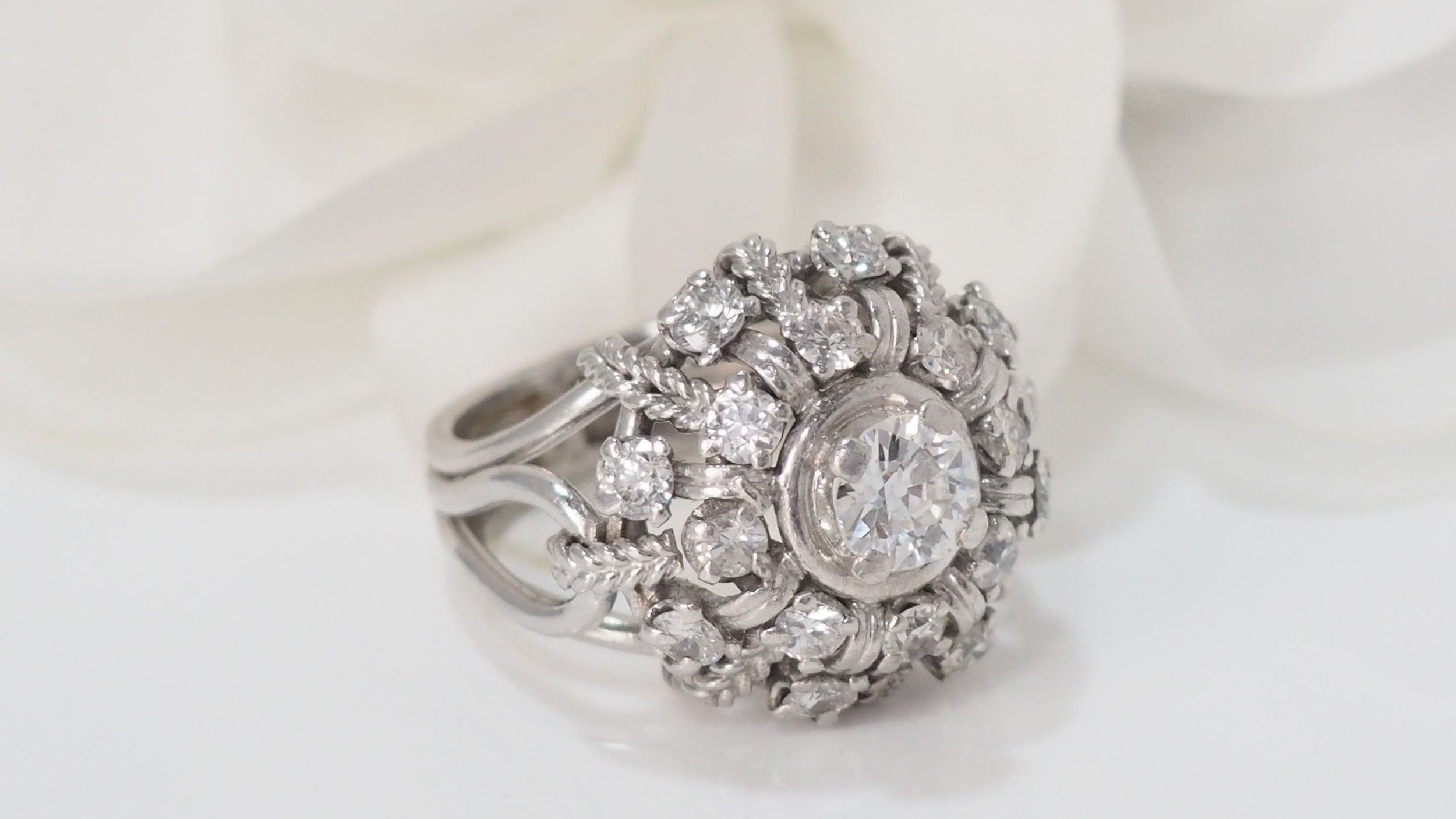 Vintage dome ring in Palladium and diamonds 