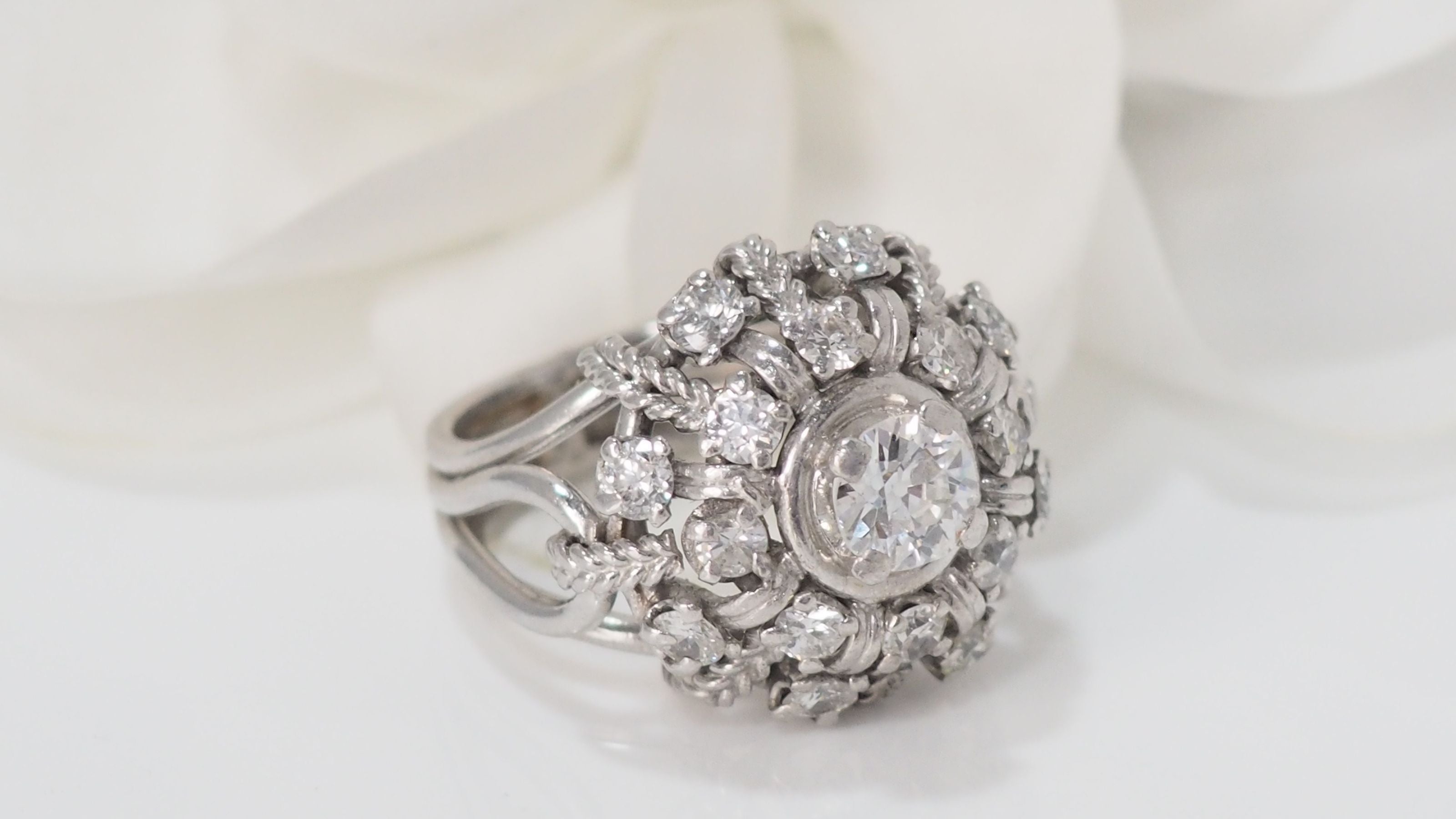 Vintage dome ring in Palladium and diamonds 