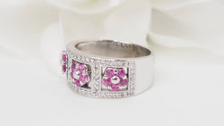 Bague bandeau en or blanc, topazes roses et diamants