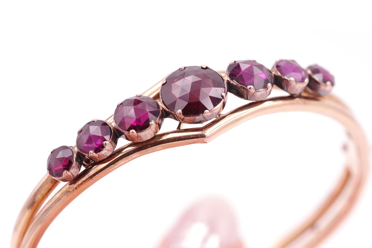 Bracelet jonc grenats de Perpignan en or