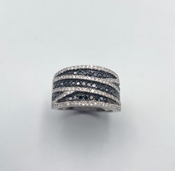 Bague bandeau diamants blancs et noirs