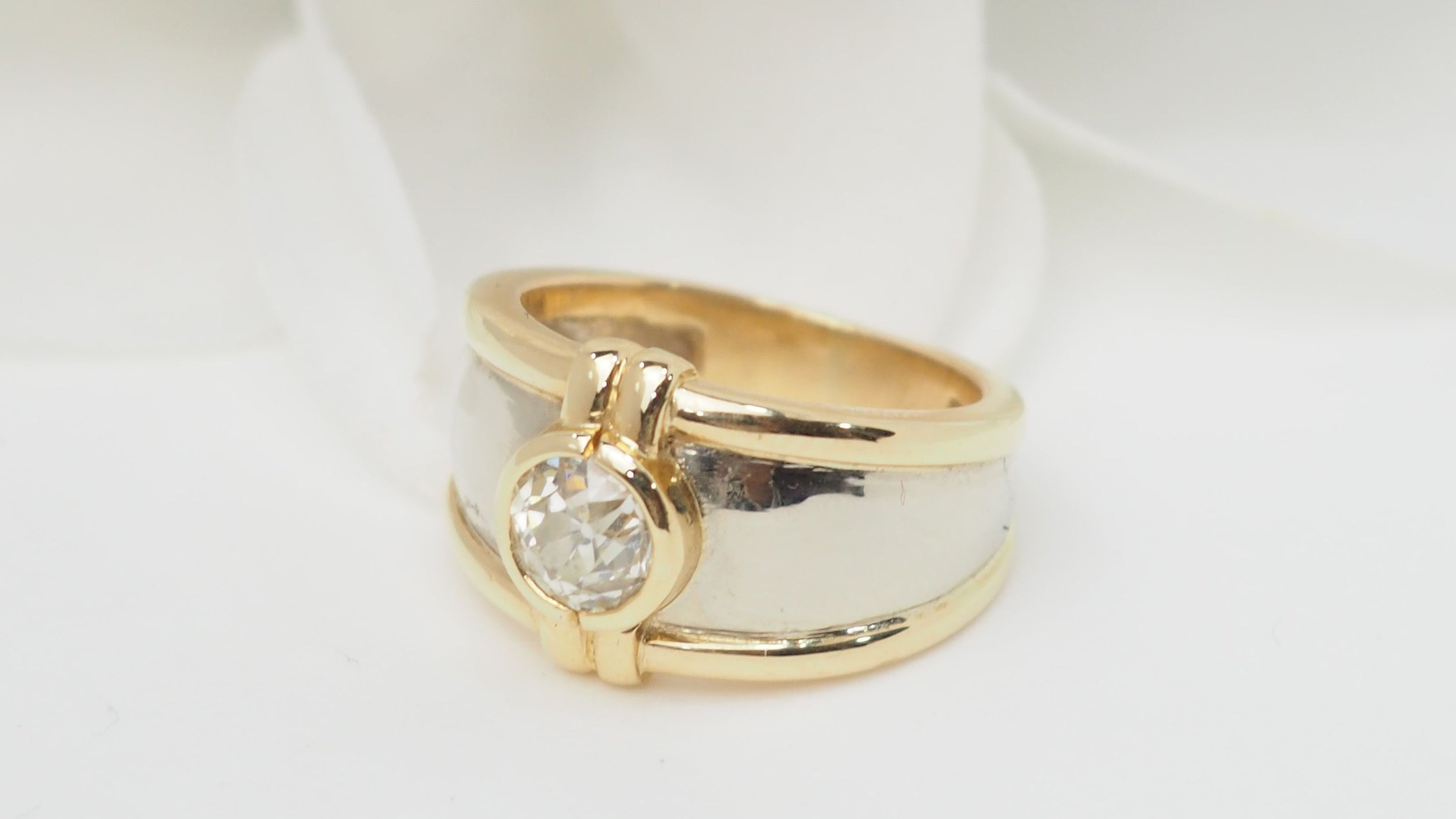Bague jonc deux tons d'or et diamant