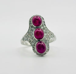 ANILLO EN PLATINO CON RUBIES Y DIAMANTES