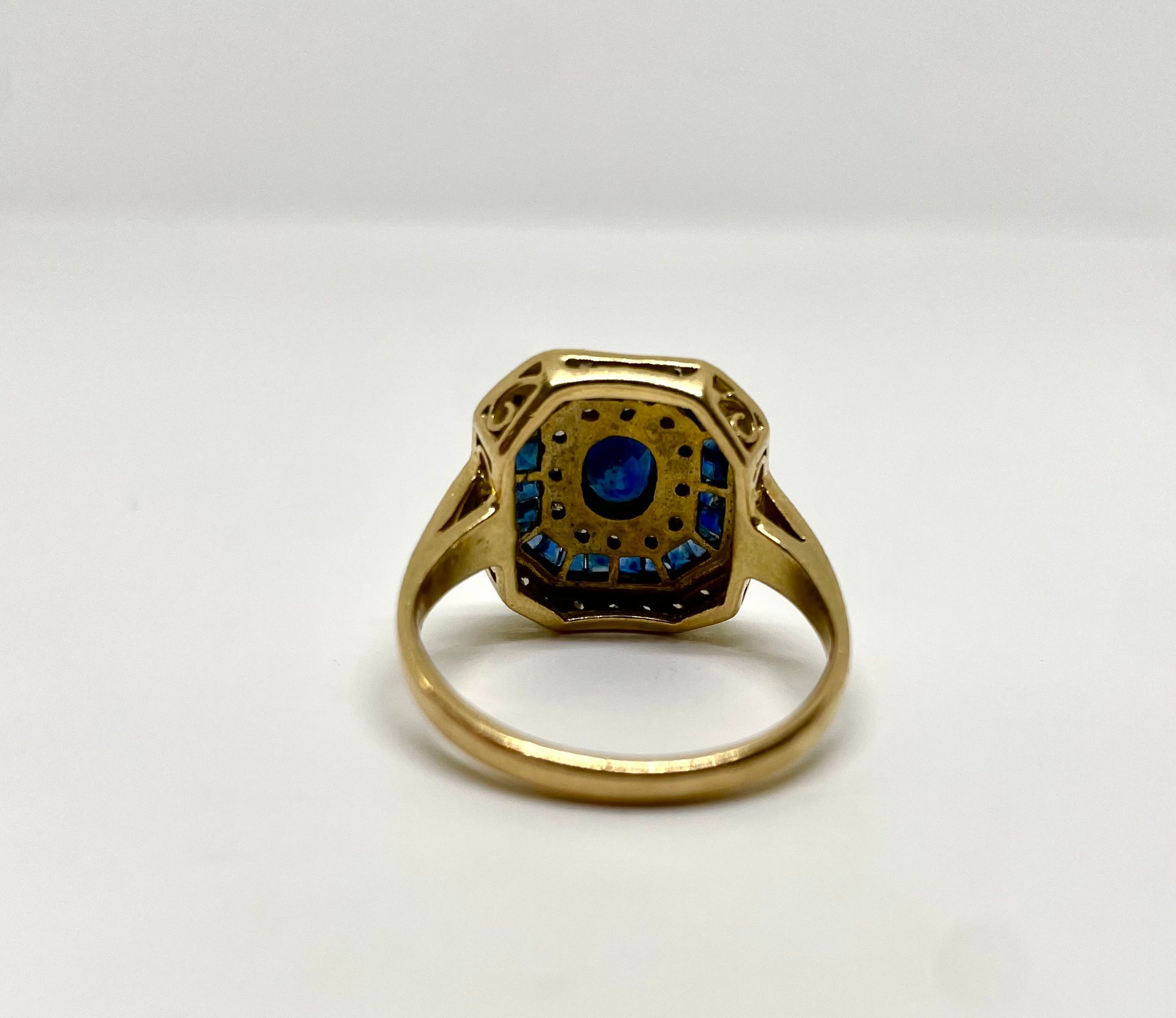 Bague art déco or jaune saphirs et diamants