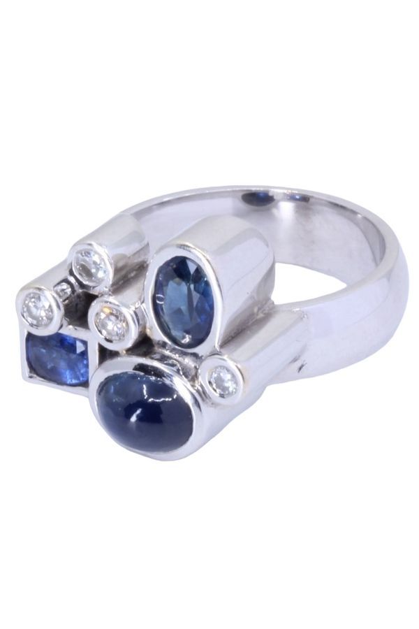 Bague moderne saphirs et diamants en or blanc