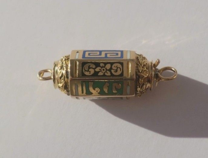 Collier fermoir ancien en or rose et émail