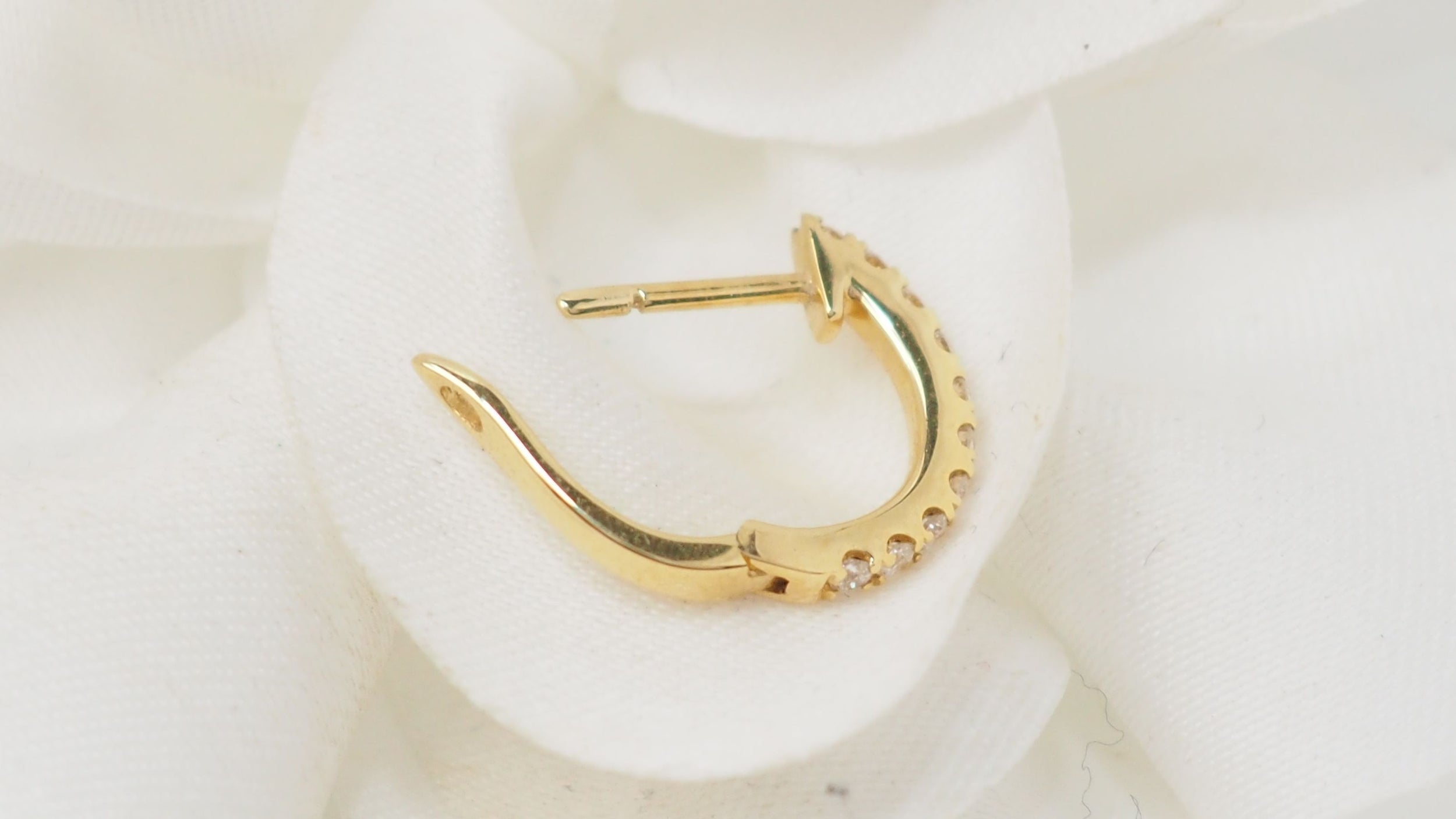 Boucles d'oreilles en or jaune et diamants