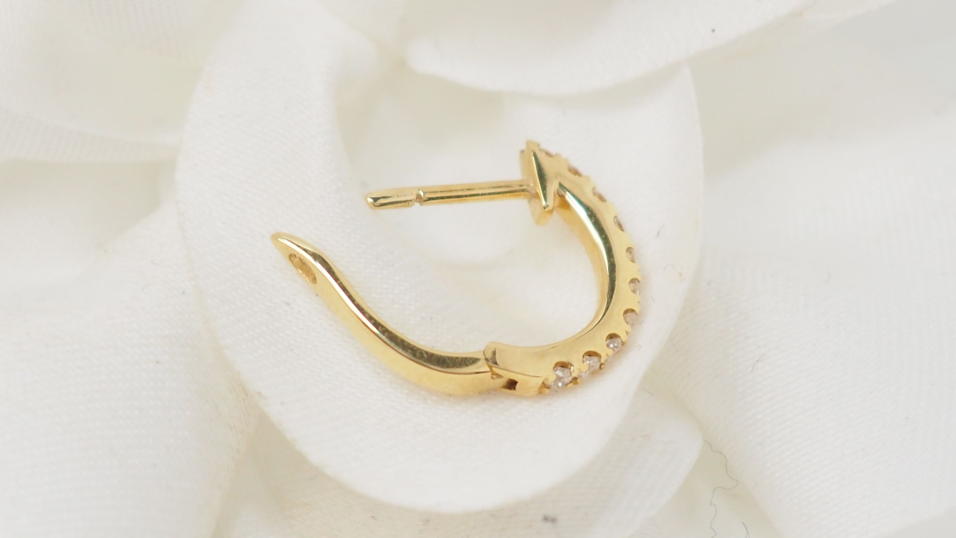 Boucles d'oreilles en or jaune et diamants