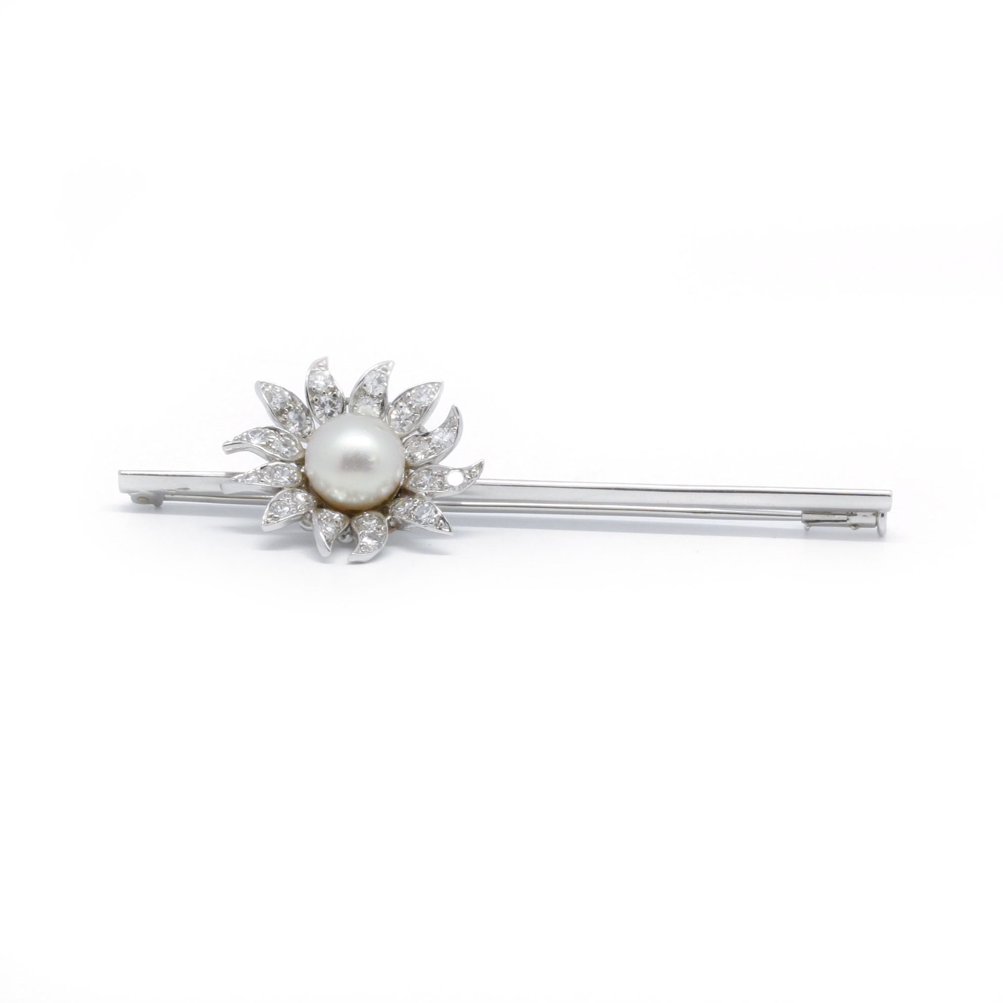 Broche fleur- Or, platine, perle et diamants