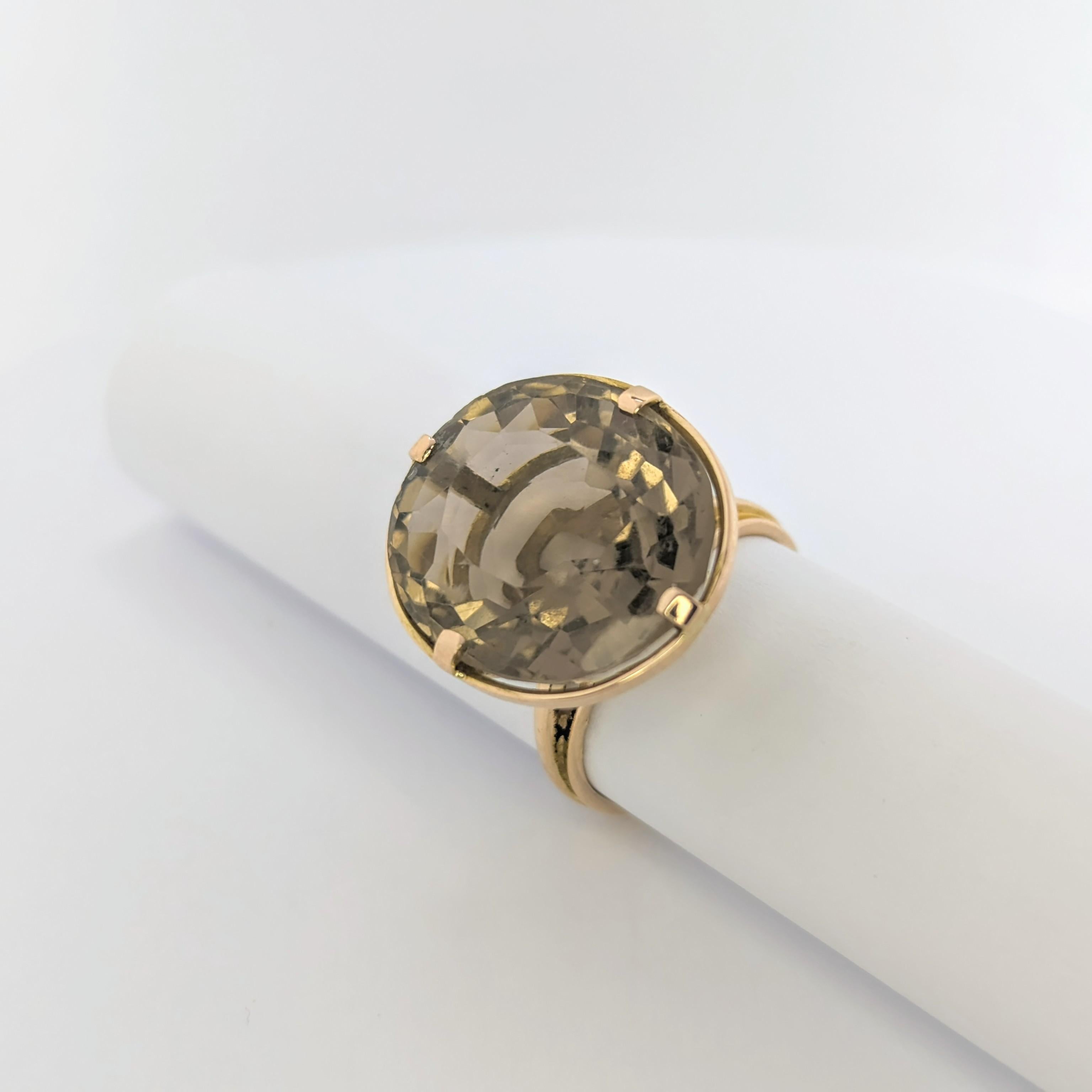 Bague en or jaune et quartz fumé