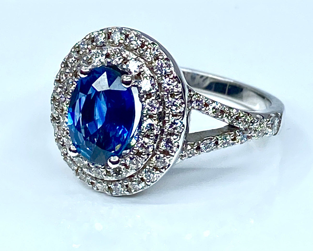 Bague en or blanc 18 carats en saphir et diamants