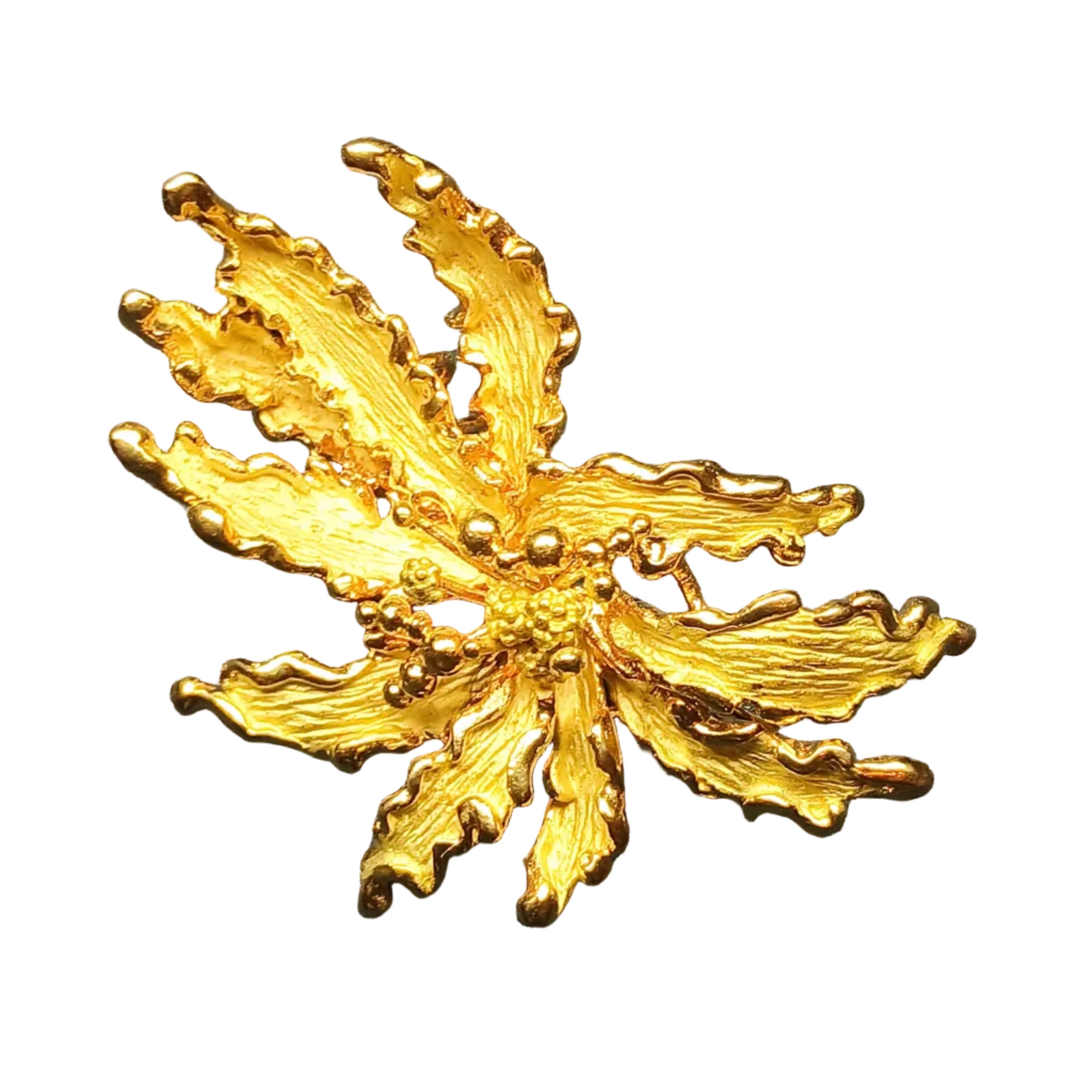 Broche florale en or jaune
