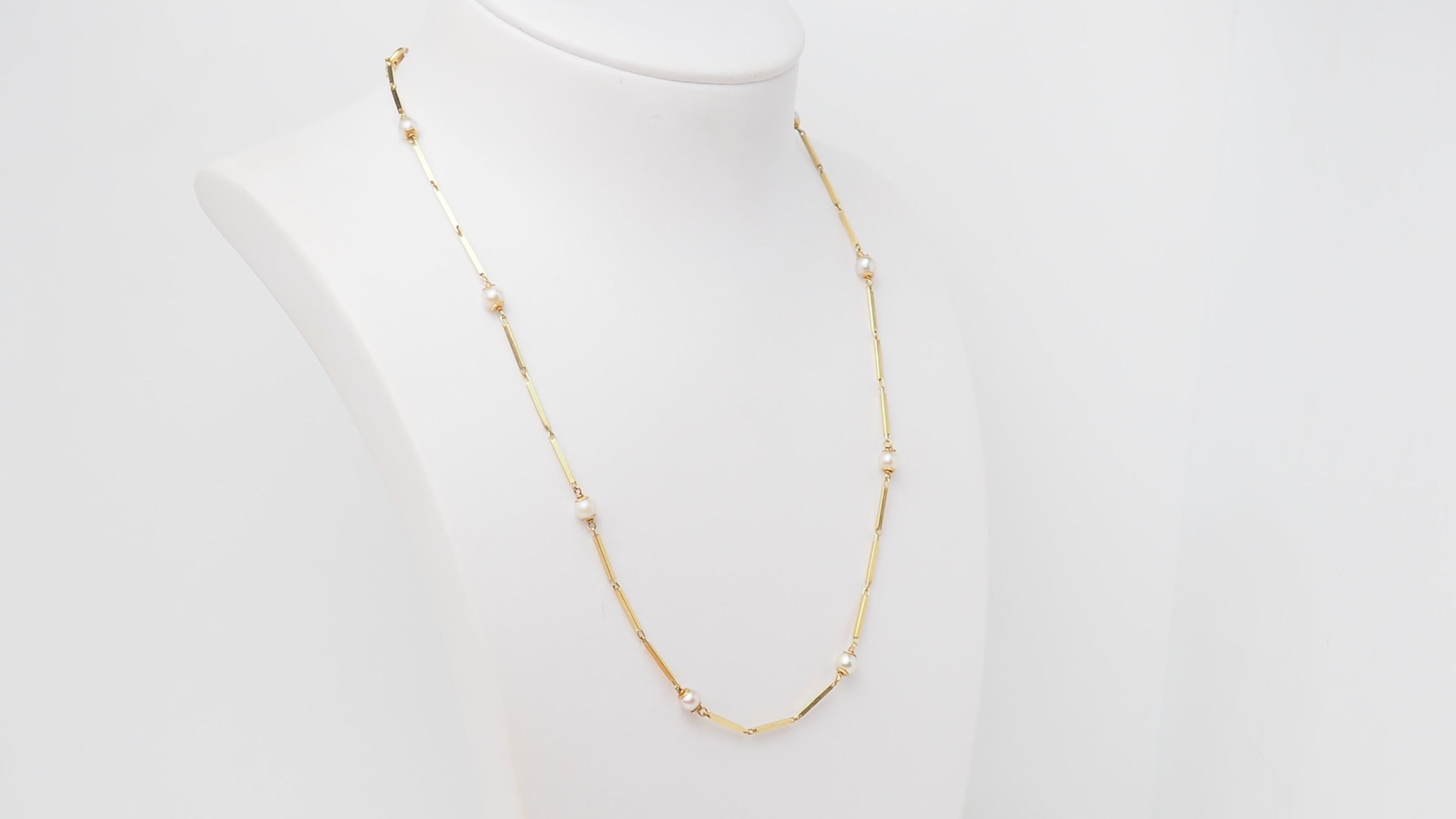 Collier en or jaune et perles de culture