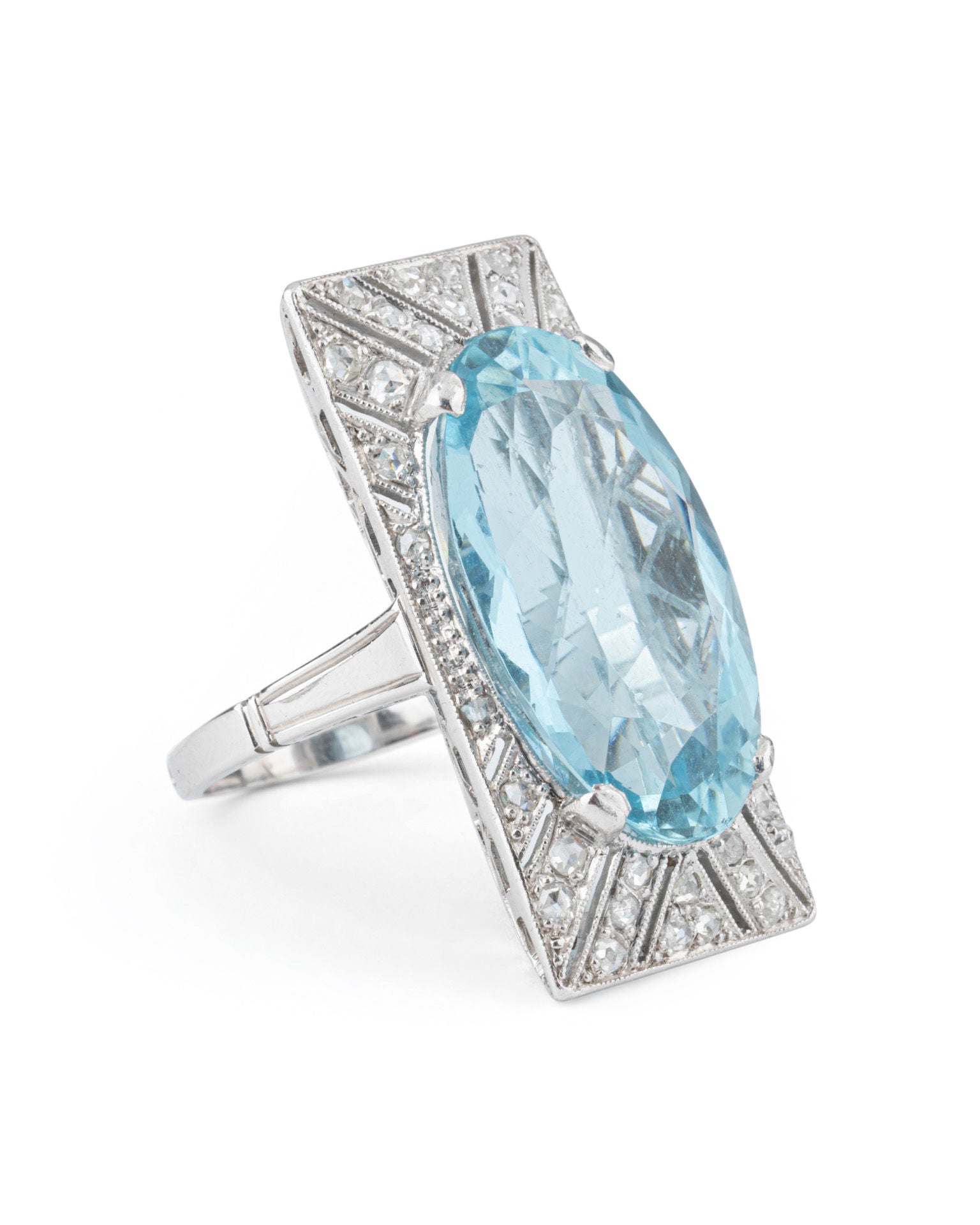 Bague en or blanc, aigue marine et diamants