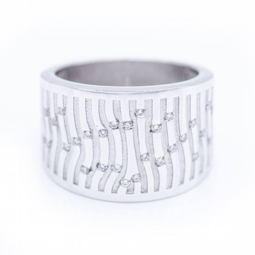 Bague BAMBU en or blanc et diamants d'occasion