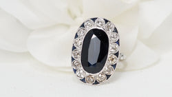 Bague pompadour en platine, saphir et diamants