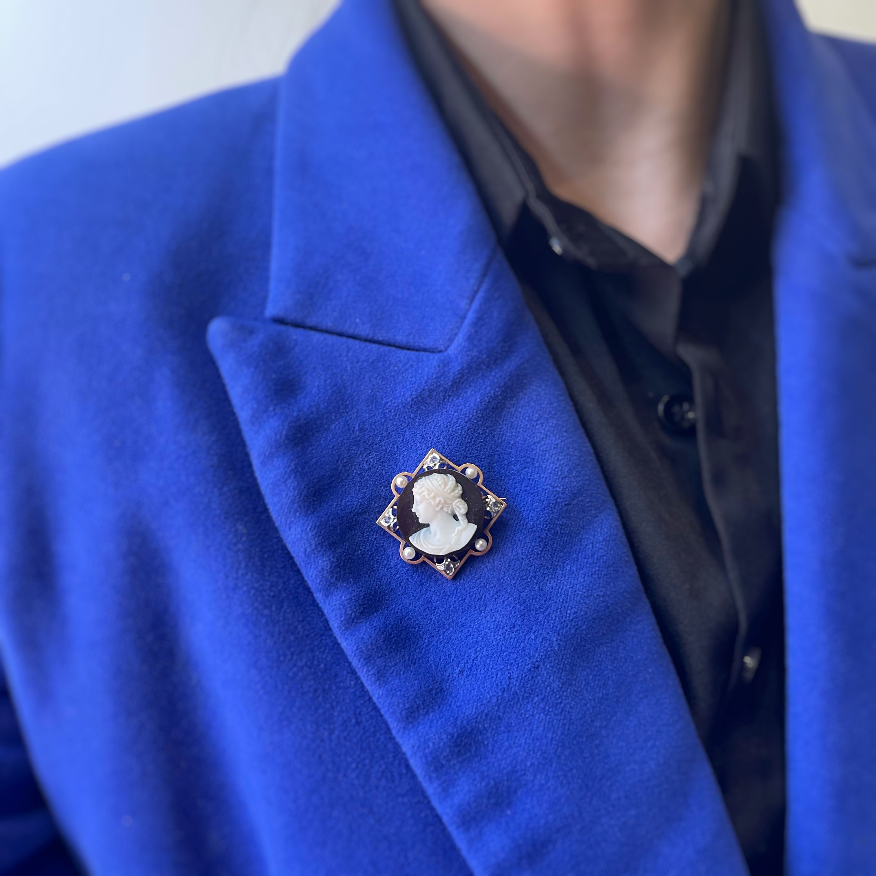 Brooch Cameo in yellow gold, pearls and diamonds