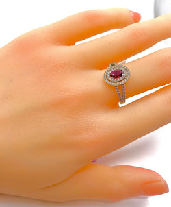 Marguerite ring in white gold with ruby ​​and diamonds