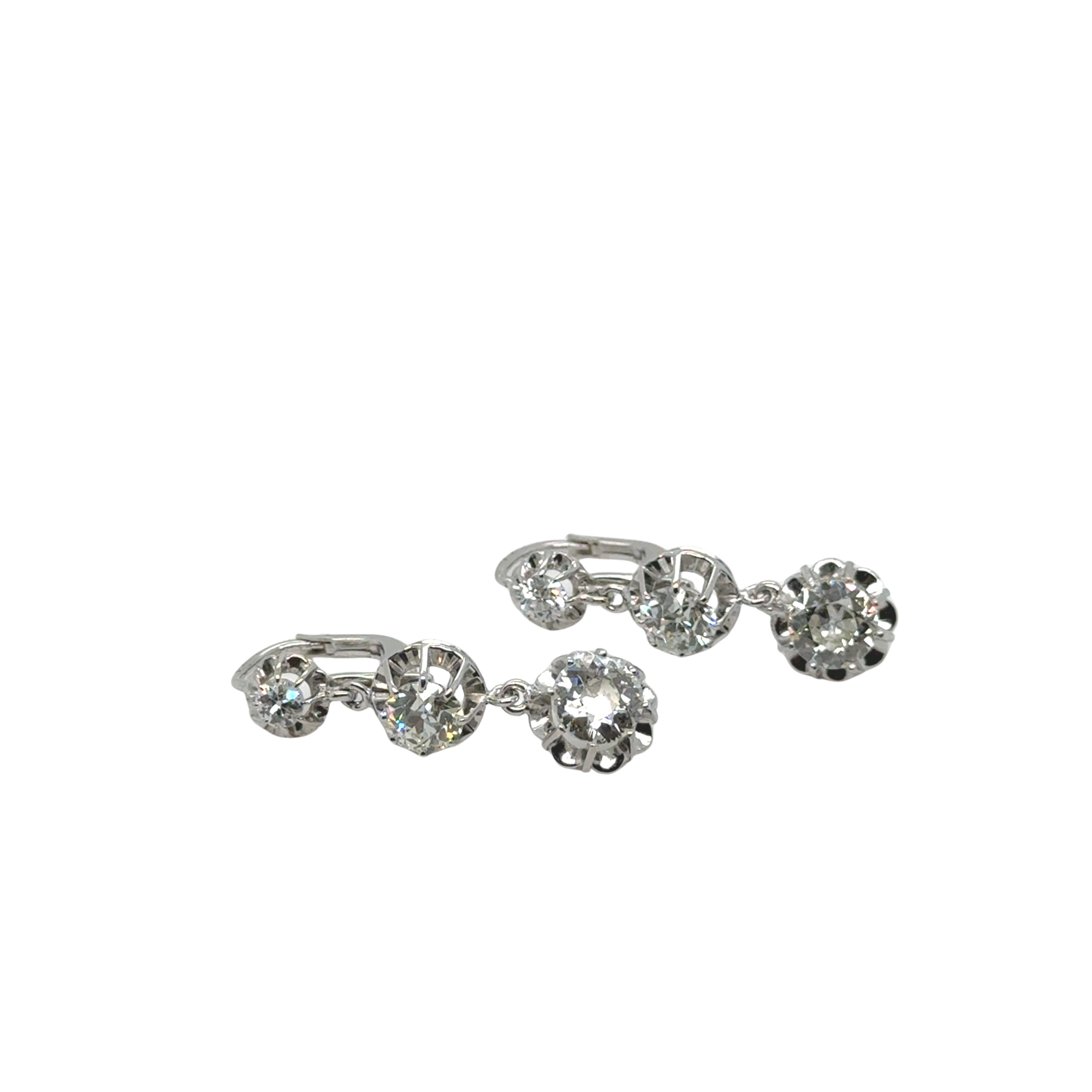 Paire de Boucles d’oreilles Or blanc et Diamants - Année 1940