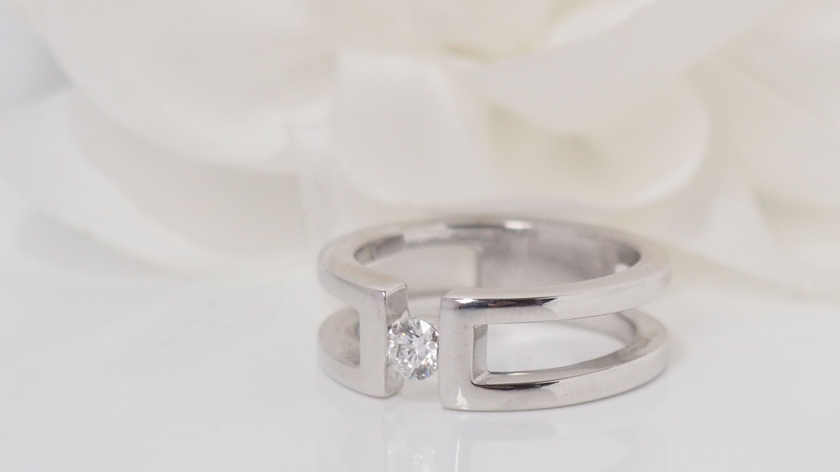 Bague en or blanc et diamant