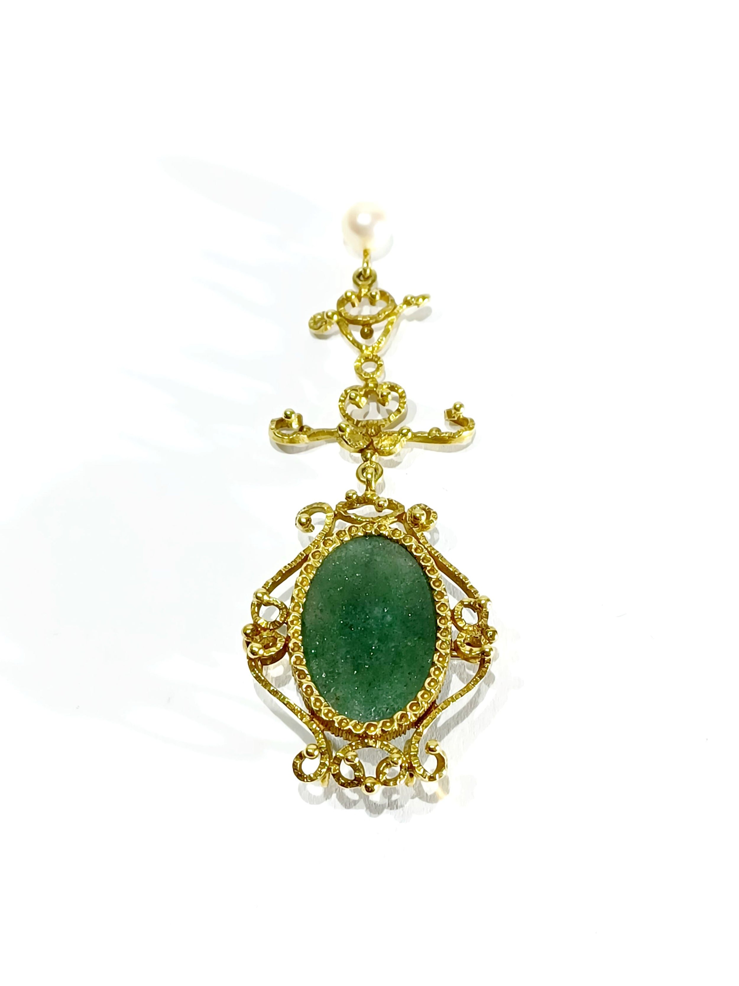 Brooch Pearl and jade pendant yellow gold