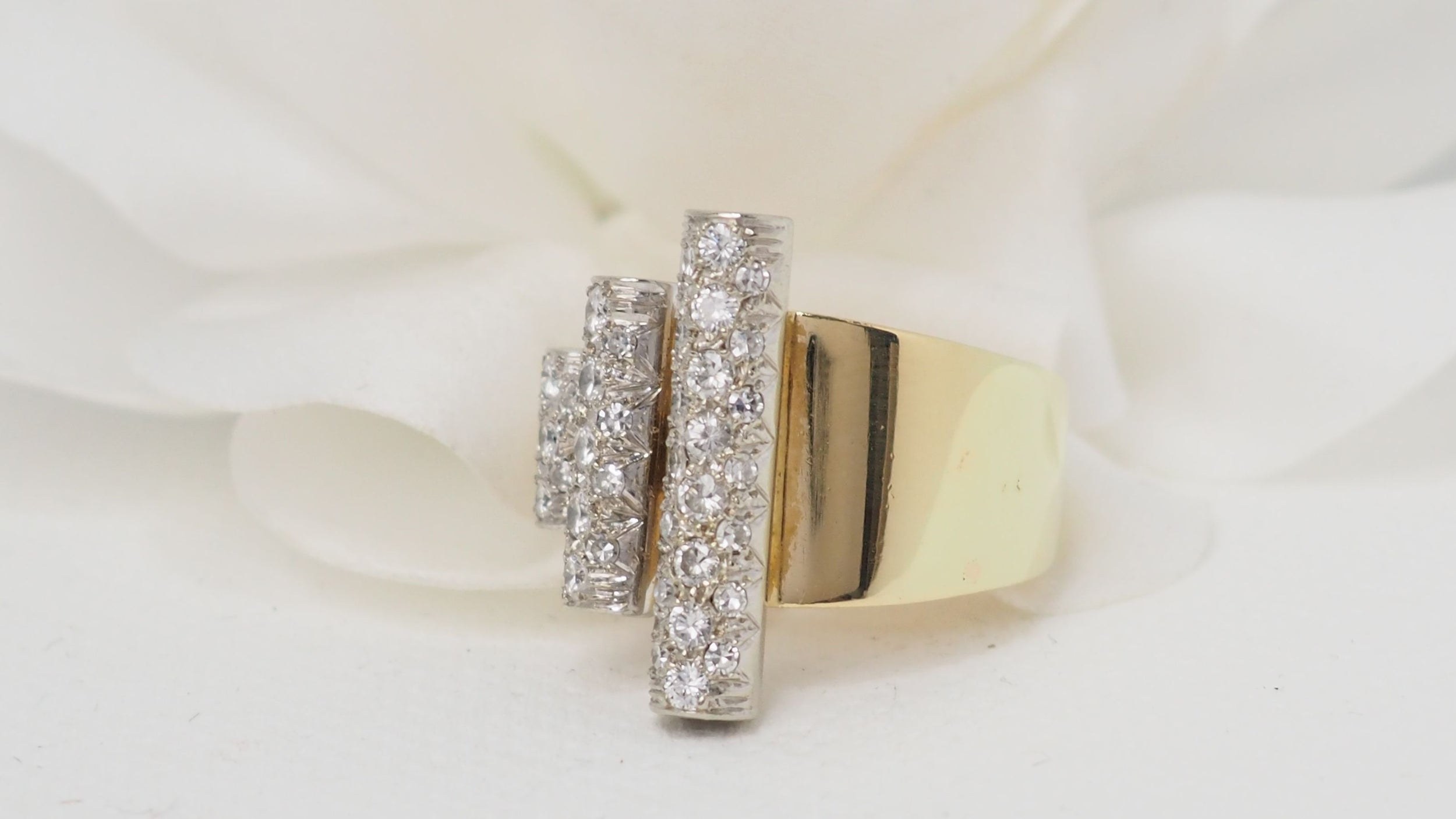 Bague en or bicolore et diamants