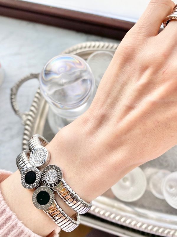 Bracelet BULGARI Bvlgari en acier et onyx