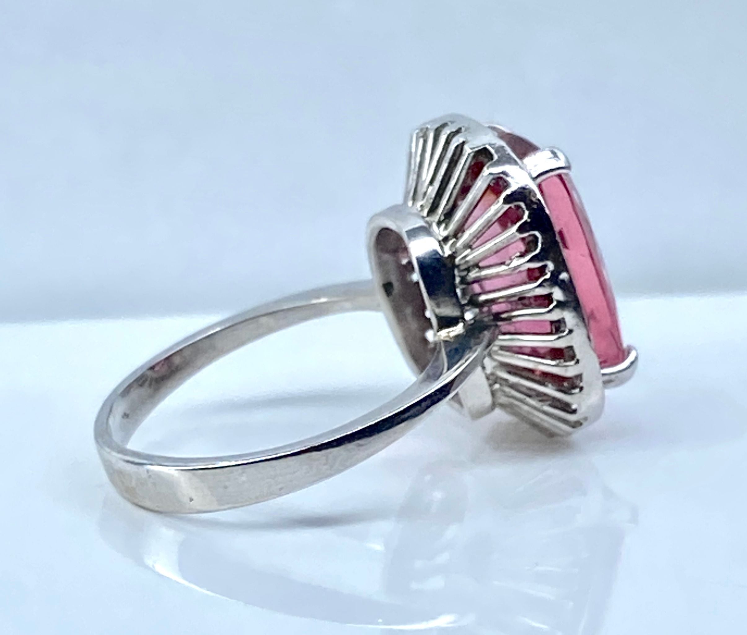 Bague en or blanc 18 carats, tourmaline rose et diamants