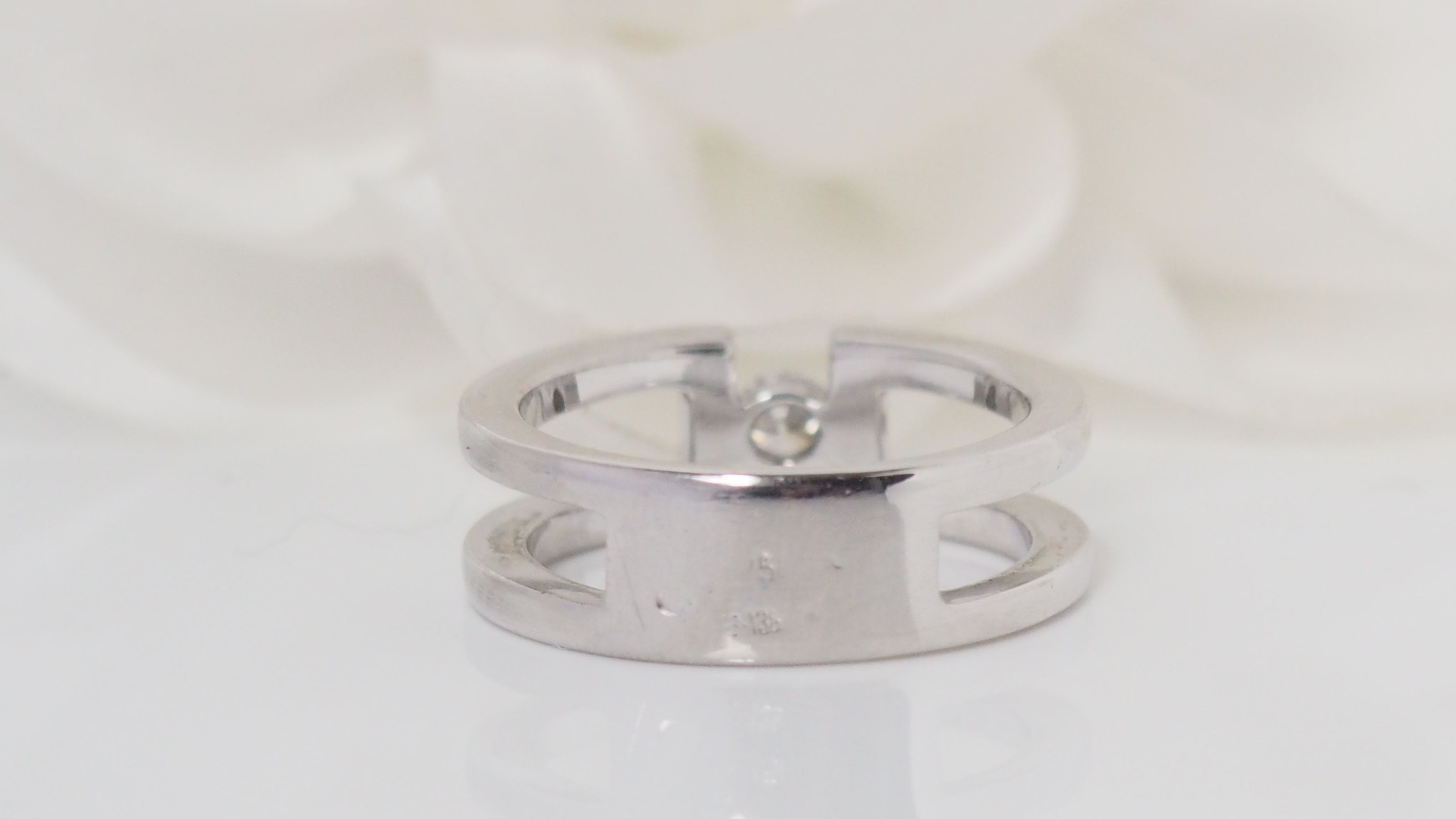 Bague en or blanc et diamant