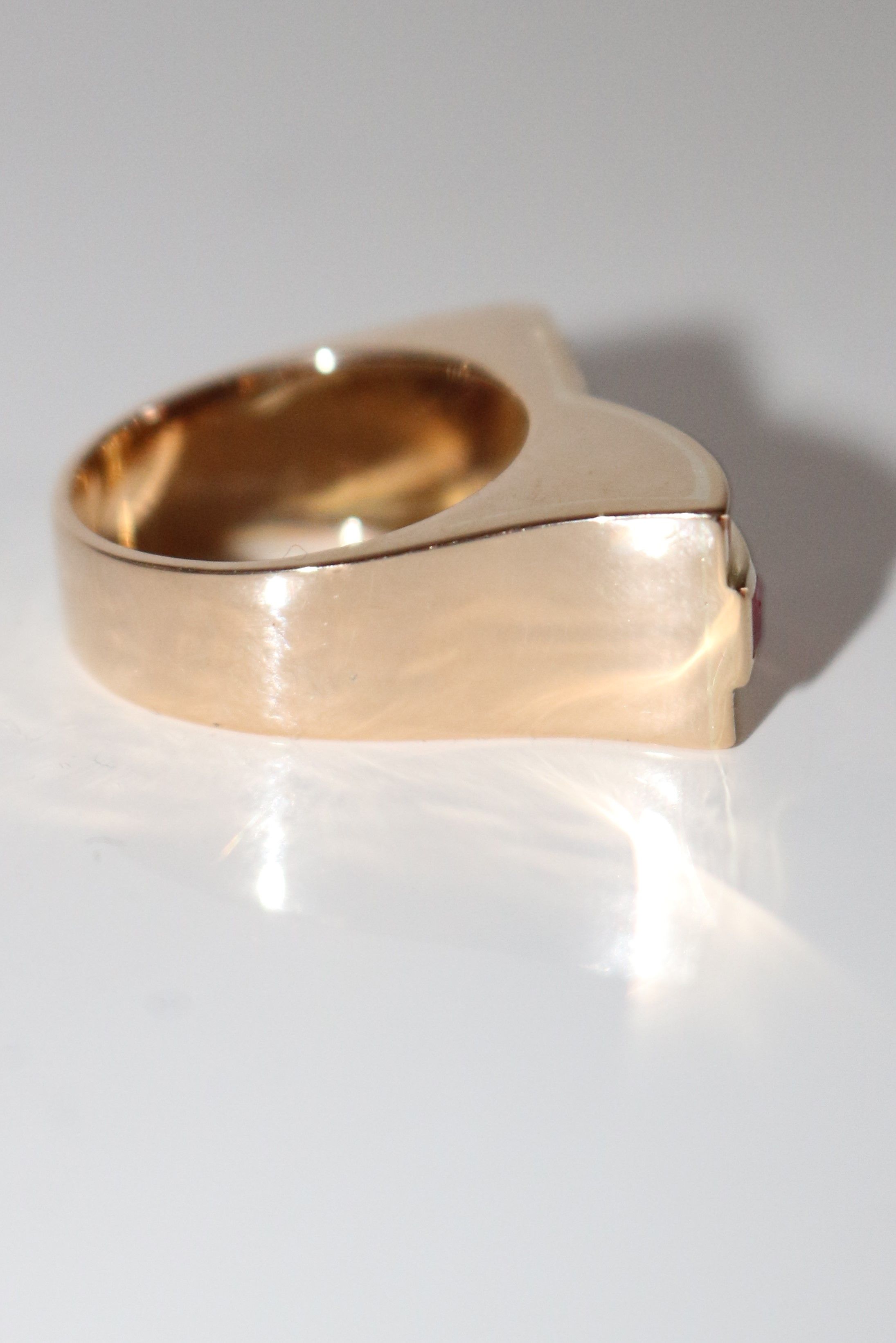 Bague Tank Diamant Et Pierres Rouges