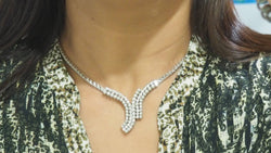 Collier de luxe en or blanc et diamants