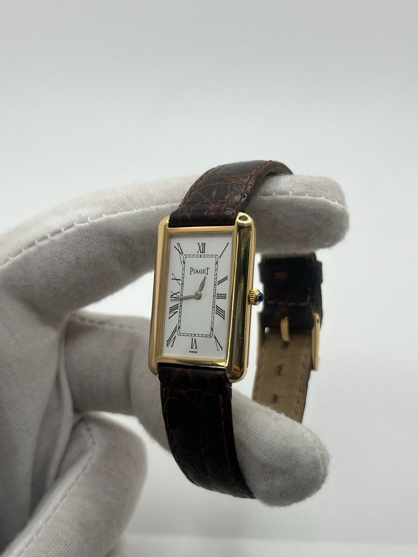 Montre PIAGET Tank allongée en or jaune