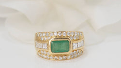 Bague Jonc en or jaune, émeraude et diamants