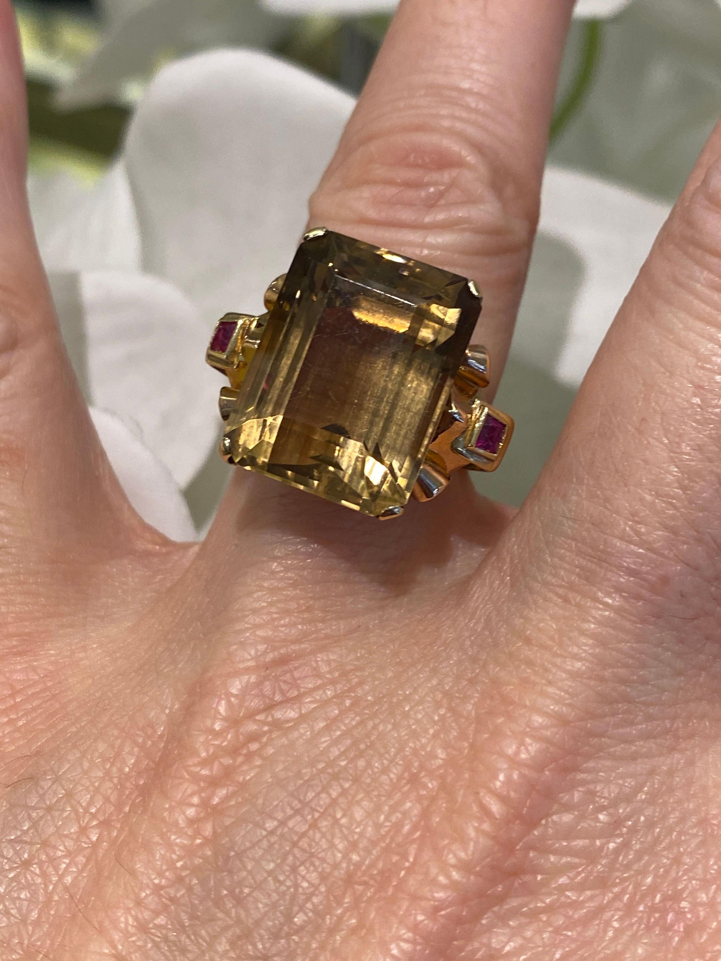 BAGUE DES ANNÉES 40 EN OR JAUNE ET CITRINE