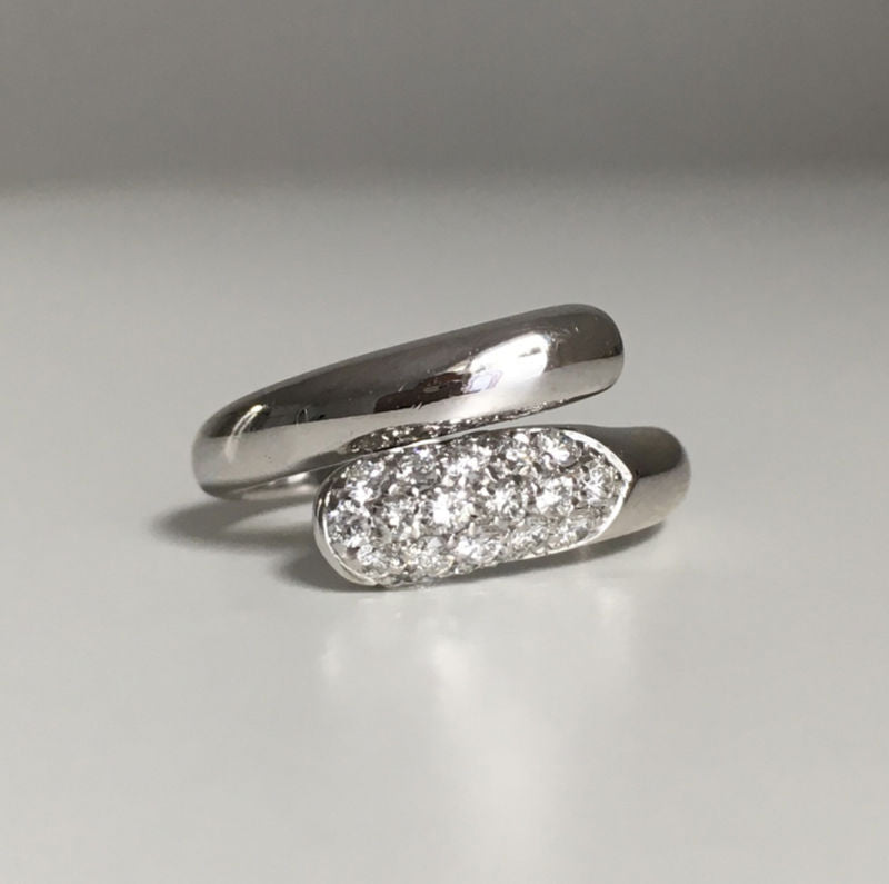 Bague BVLGARI modèle Astrea en or blanc 18K et diamants