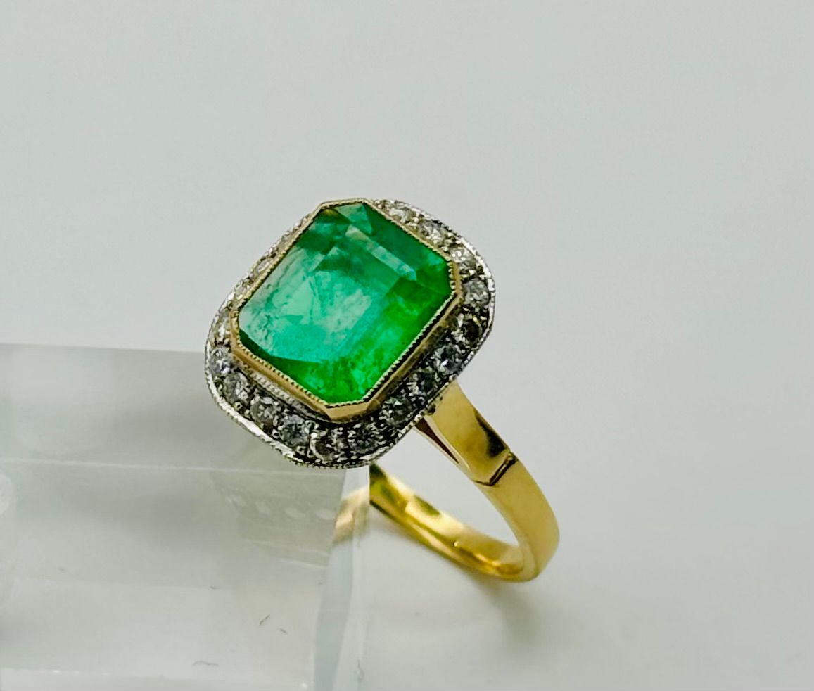 Bague Majestad Esmeralda en or jaune et platine avec émeraude et diamants