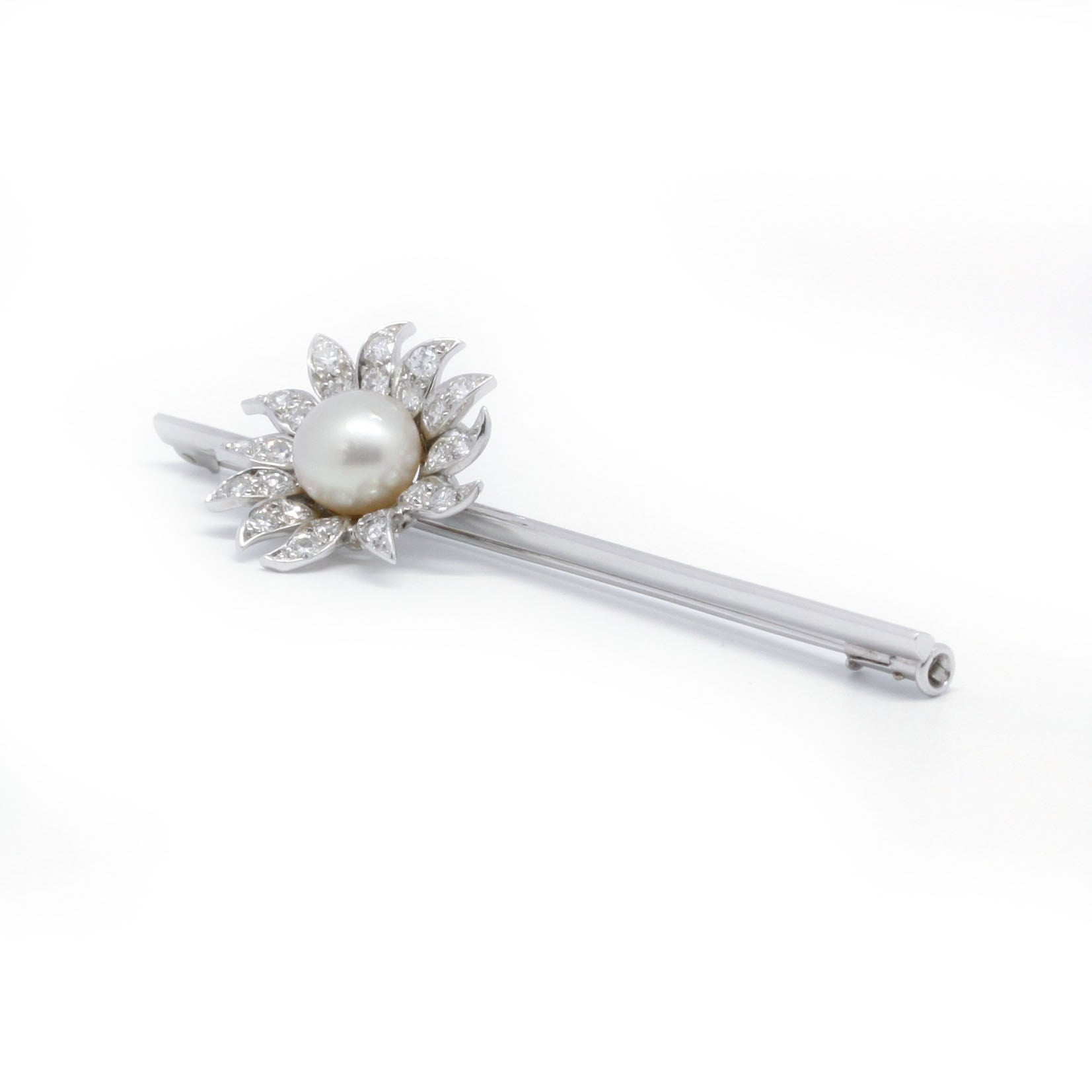 Broche fleur- Or, platine, perle et diamants