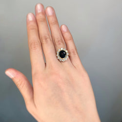 Marguerite ring in yellow gold, sapphire and diamonds