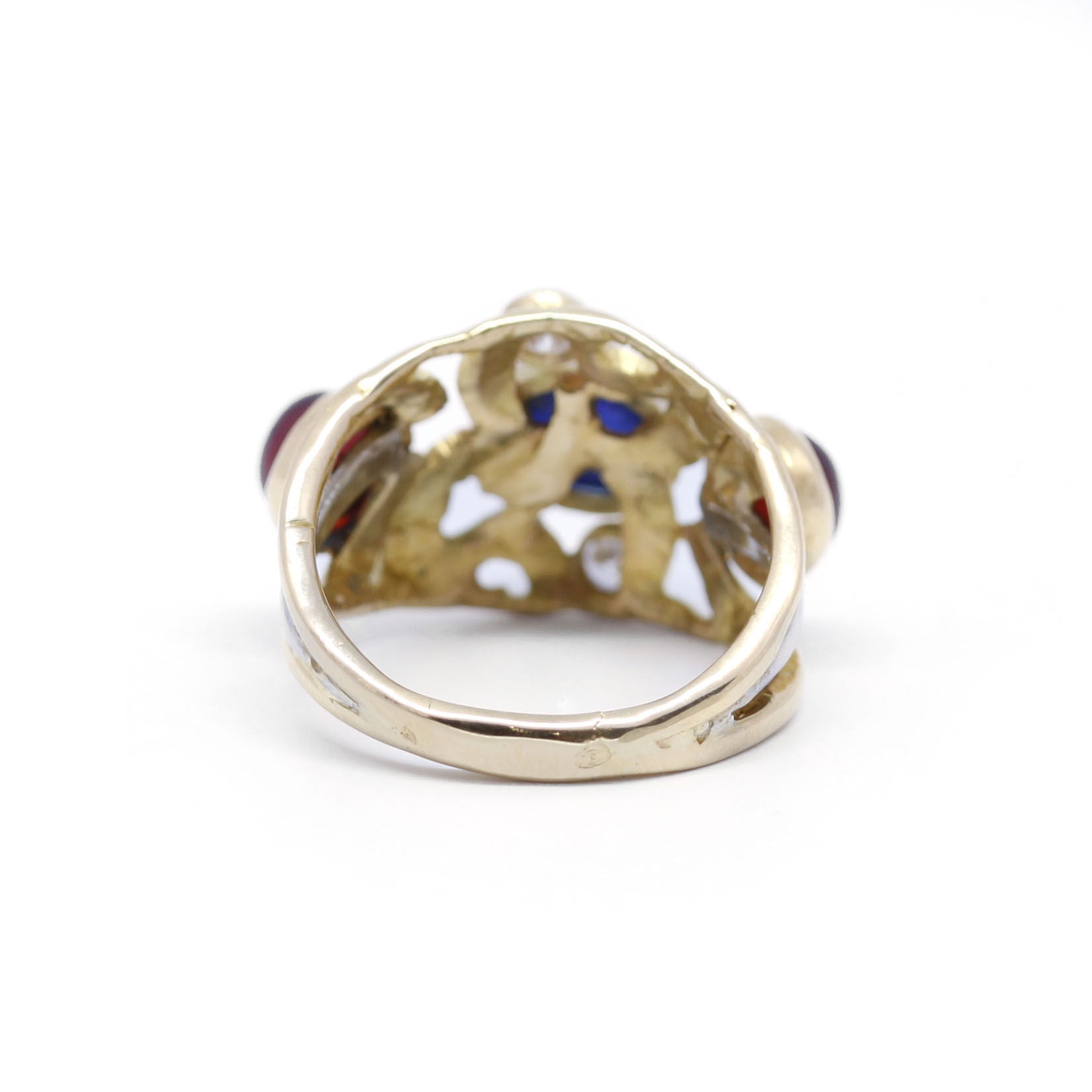 Bague - Or, Saphir, Grenats Et Diamants